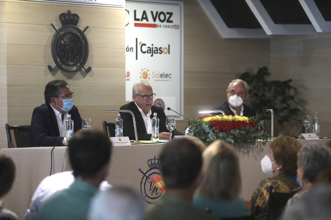 FOTOS: Alfonso Guerra en el Aula de Cultura de El Buzo en el Club de Golf de Vista Hermosa