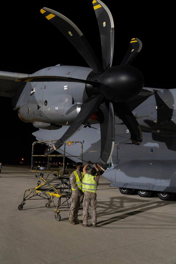 En imágenes, el despegue del primer avión desde Zaragoza para la repatriación de españoles de Afganistán