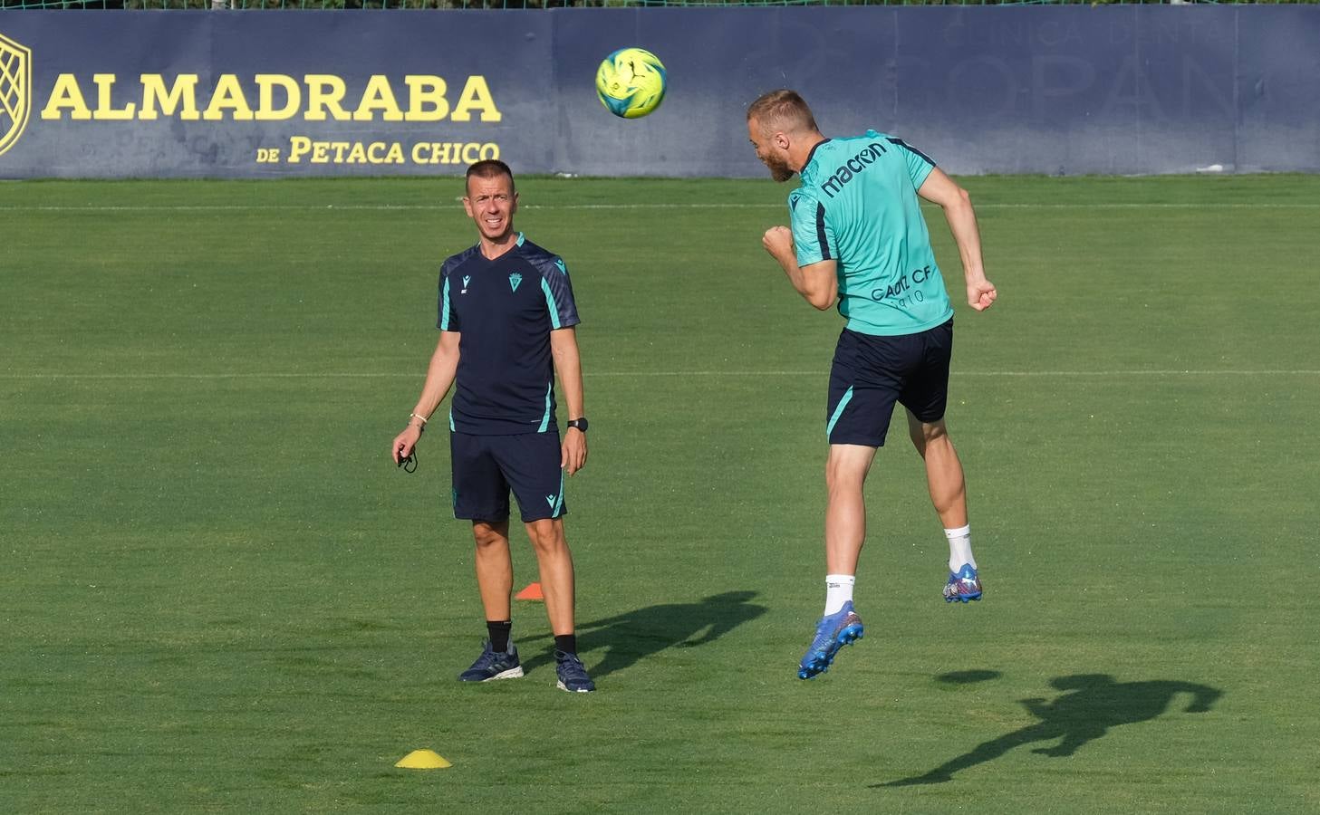 FOTOS: Entrenamiento del Cádiz CF antes de visitar el Benito Villamarín