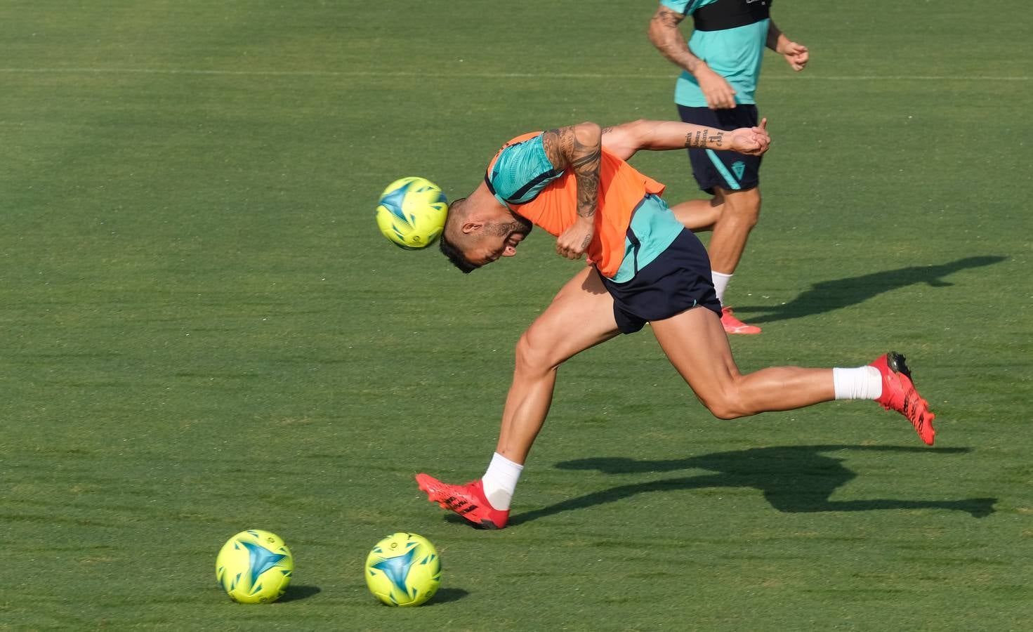 FOTOS: Entrenamiento del Cádiz CF antes de visitar el Benito Villamarín