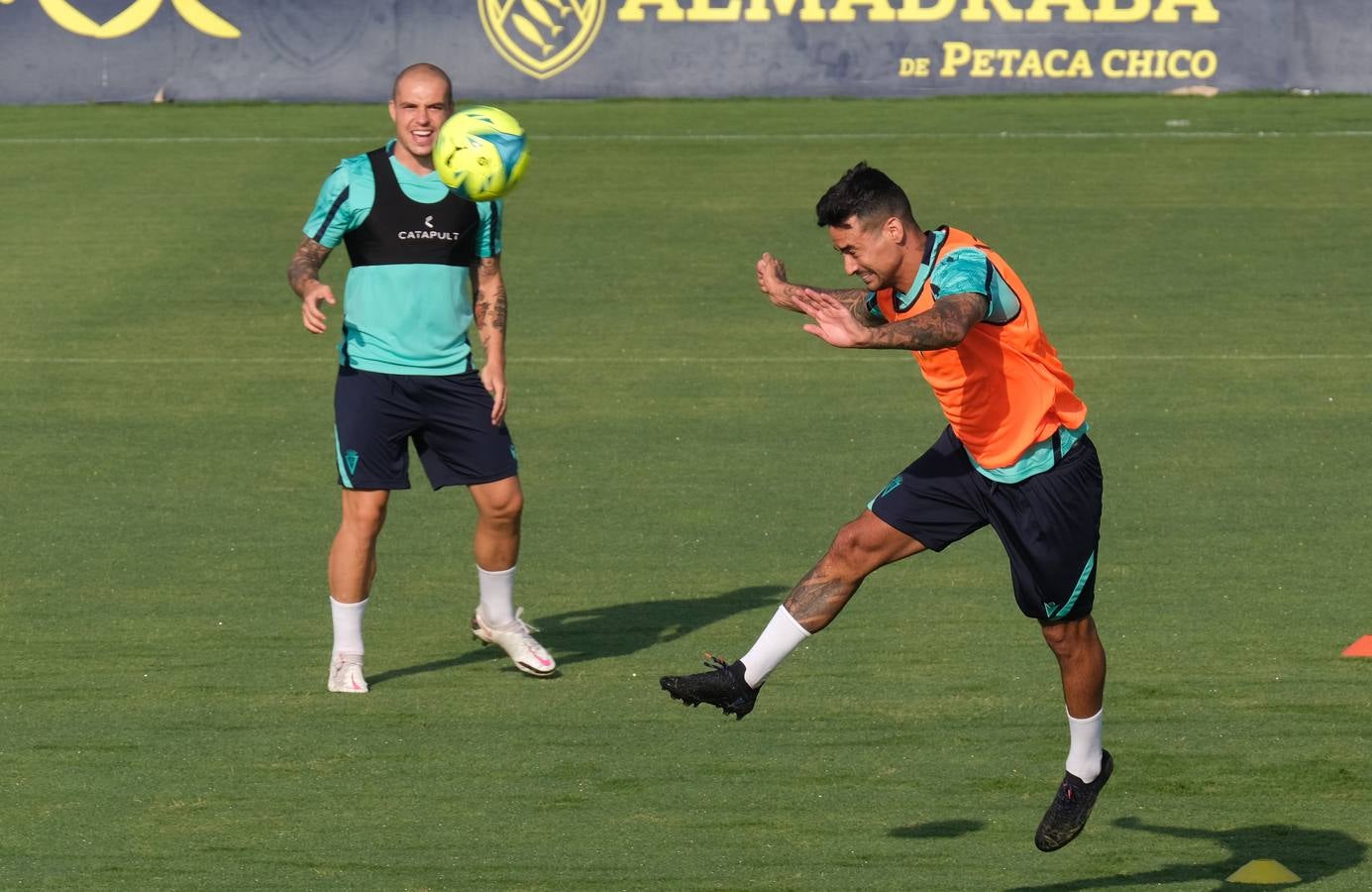 FOTOS: Entrenamiento del Cádiz CF antes de visitar el Benito Villamarín