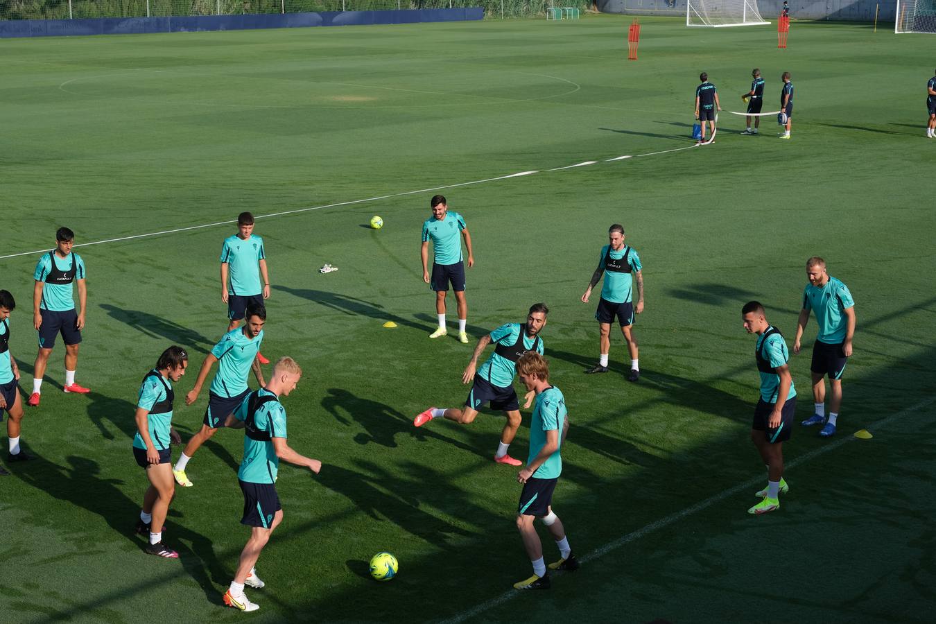 FOTOS: Entrenamiento del Cádiz CF antes de visitar el Benito Villamarín