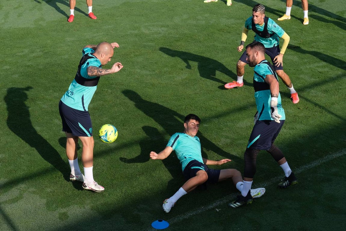 FOTOS: Entrenamiento del Cádiz CF antes de visitar el Benito Villamarín