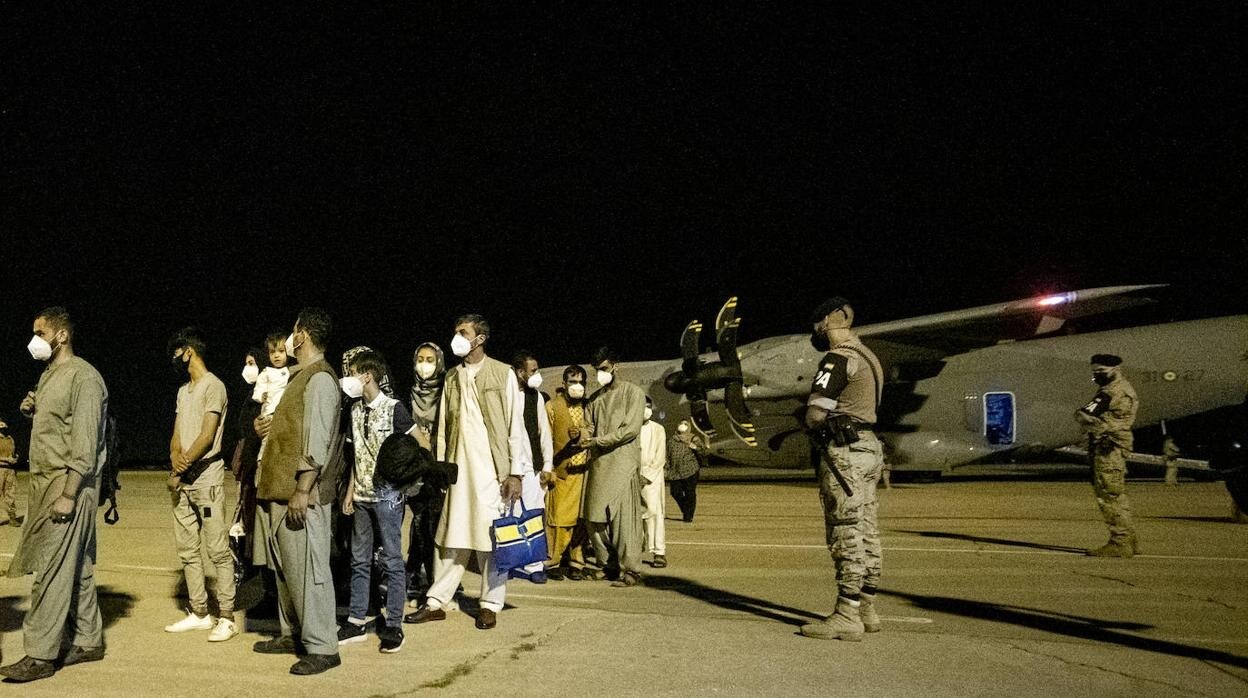 Así ha sido la llegada de españoles y colaboradores afganos a Torrejón de Ardoz