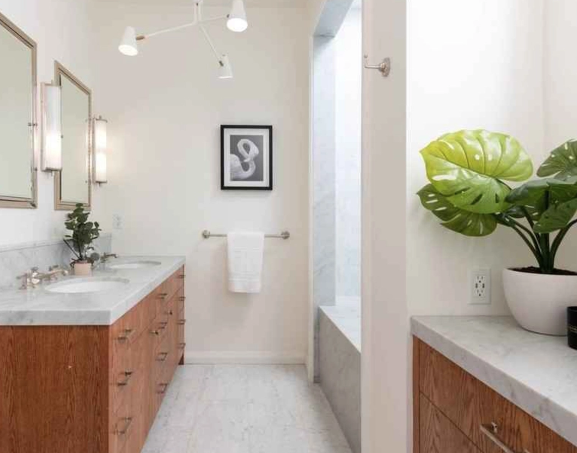 Así es la mansión de Los Feliz de DiCaprio. El intérprete de Titanic pide 5,75 millones de dólares (unos 4,9 millones de euros al cambio), un poco más de los 4,9 millones de dólares (unos 4,1 millones de euros) que pagó por ella en su día.