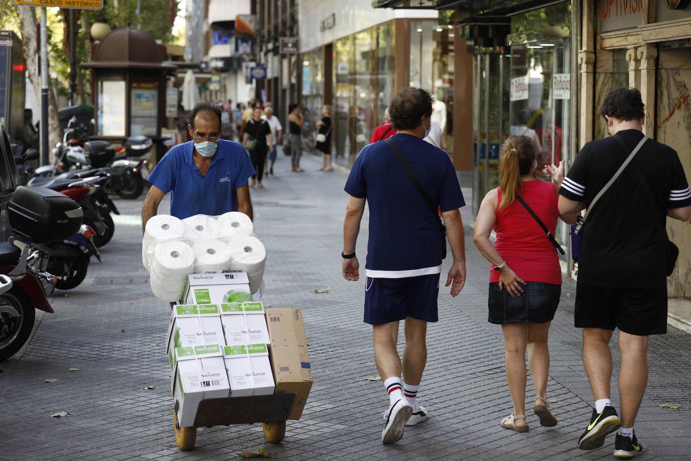 En imágenes, Córdoba recobra la actividad tras el puente de agosto