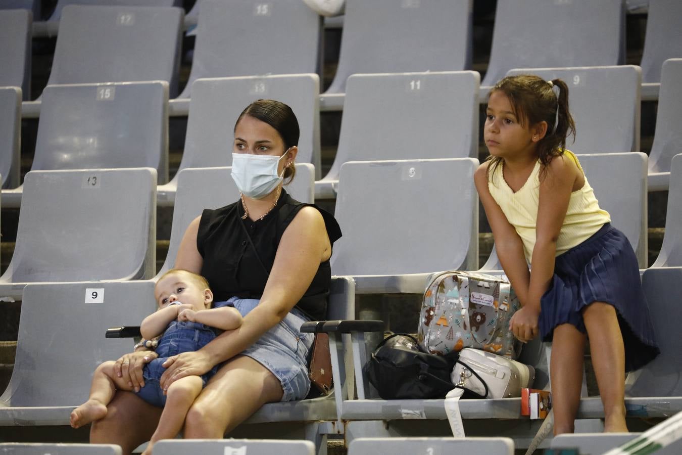 El ambiente previo al partido entre el Córdoba y el Extremadura, en imágenes