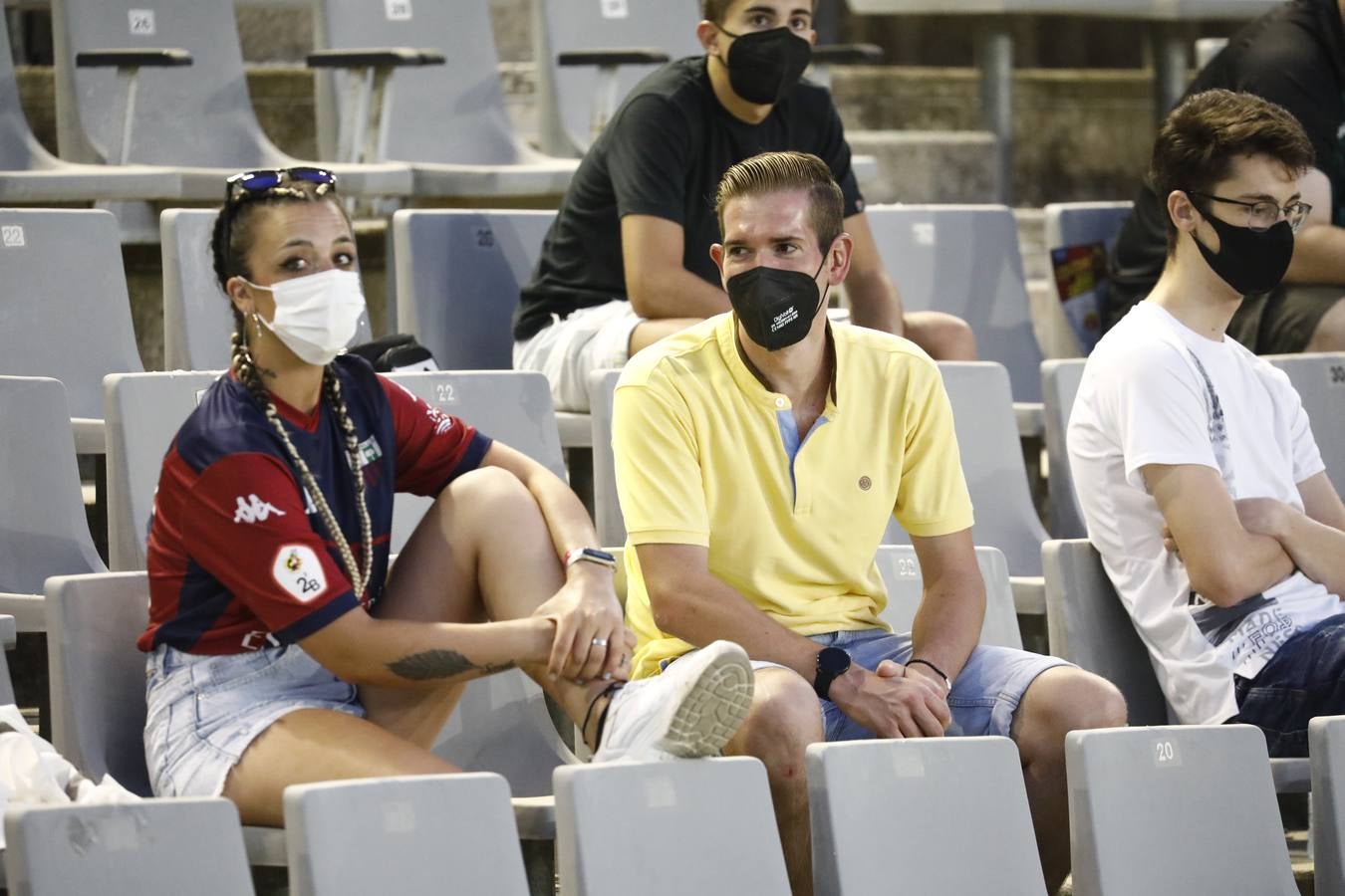 El ambiente previo al partido entre el Córdoba y el Extremadura, en imágenes