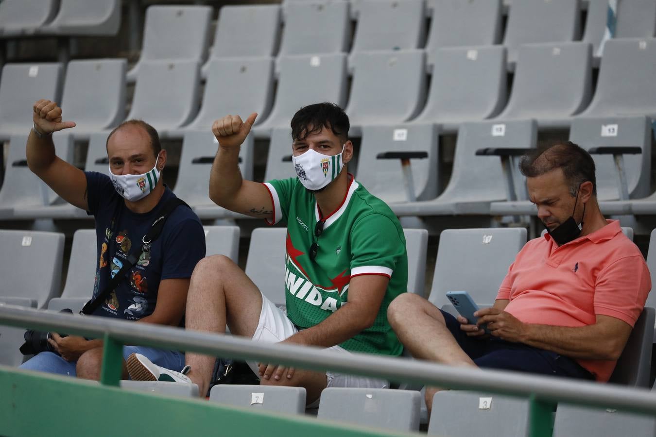 El ambiente previo al partido entre el Córdoba y el Extremadura, en imágenes