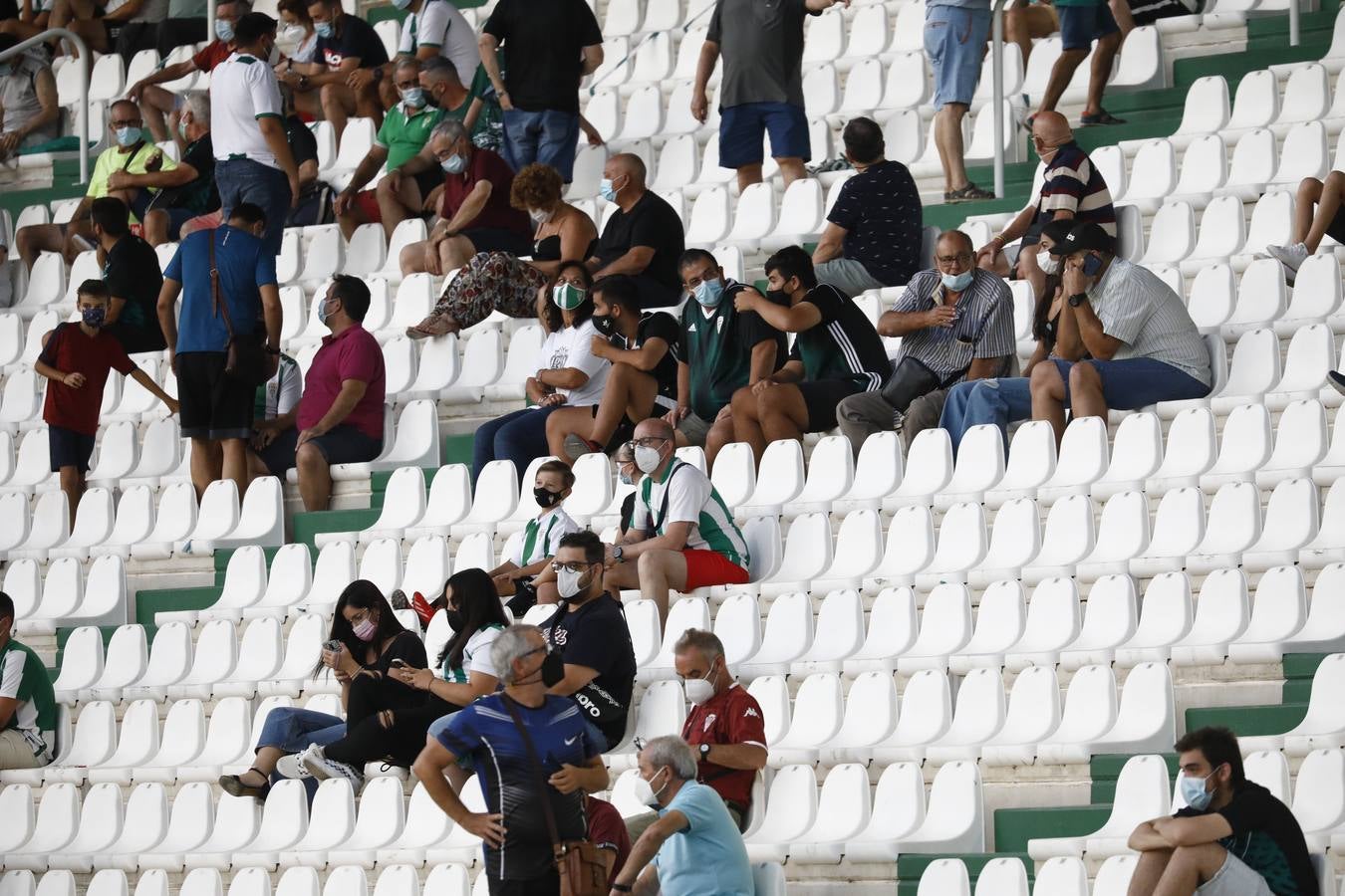 El ambiente previo al partido entre el Córdoba y el Extremadura, en imágenes