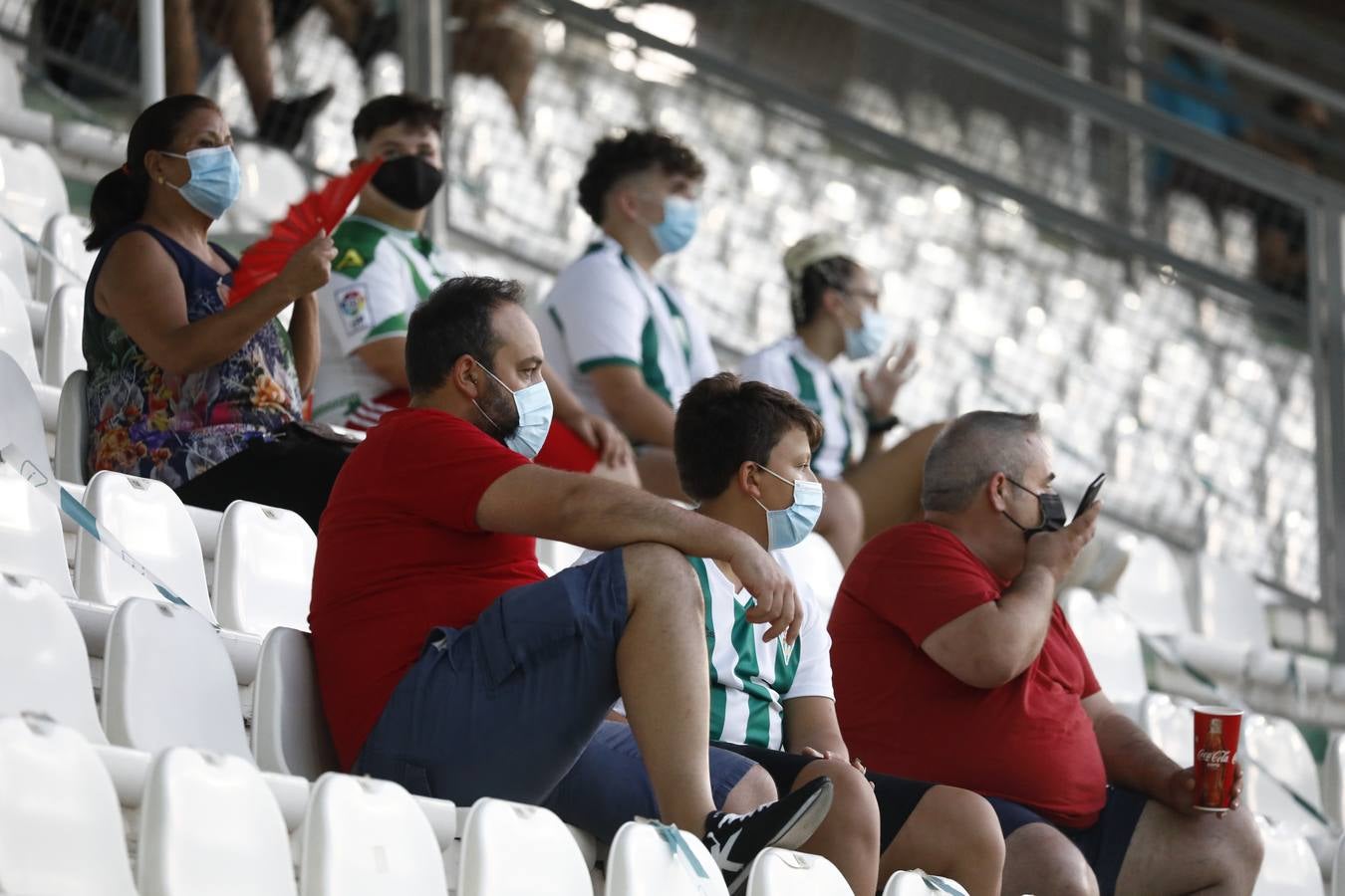 El ambiente previo al partido entre el Córdoba y el Extremadura, en imágenes