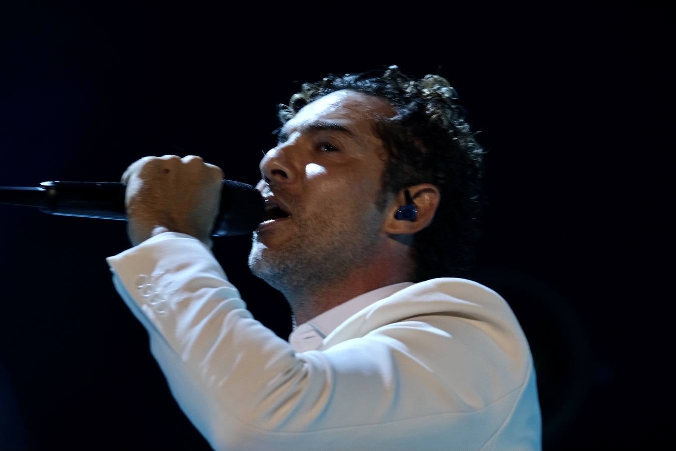 FOTOS: El huracán Bisbal pasa por el Concert Music Festival de Chiclana con un vendaval de ritmo