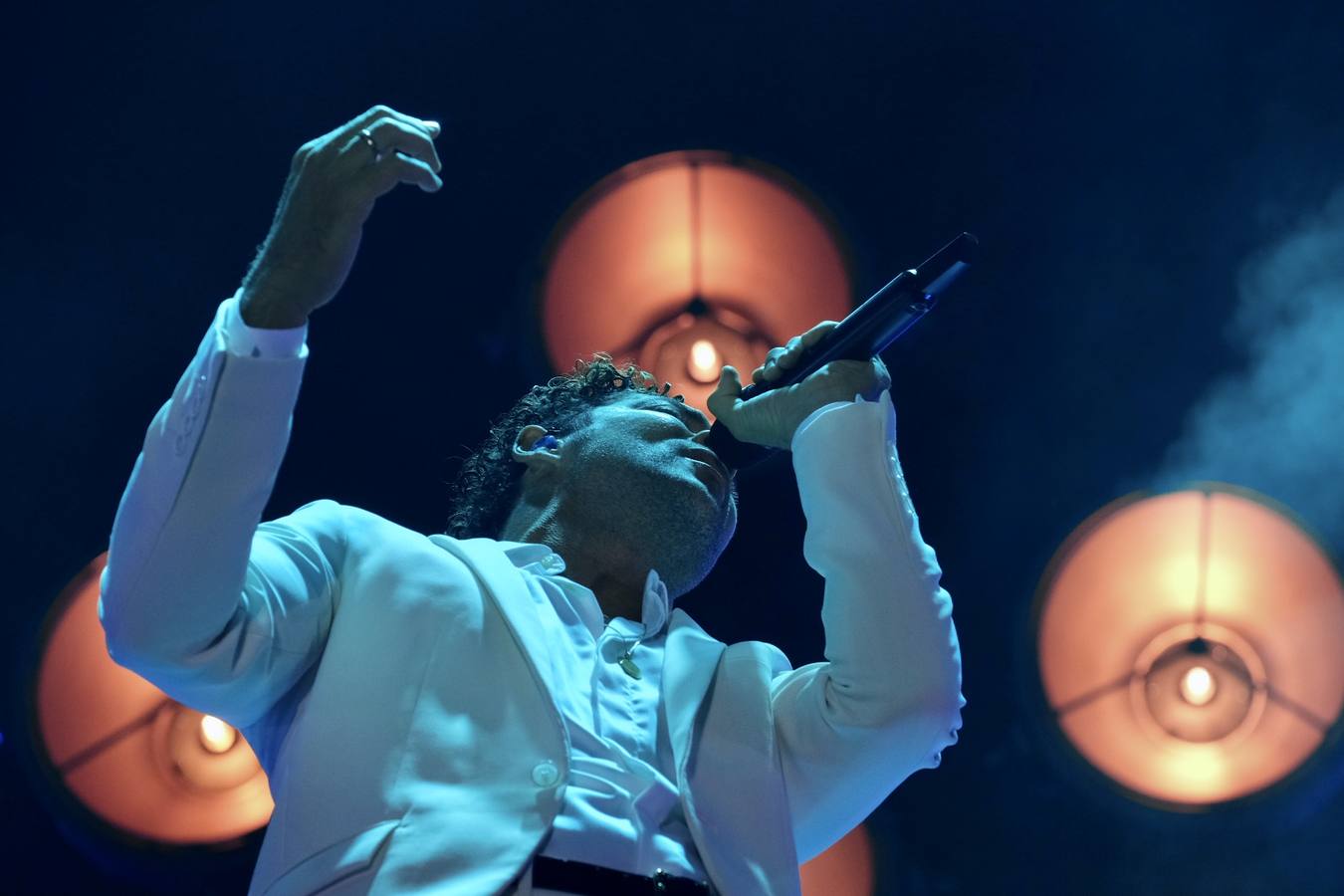 FOTOS: El huracán Bisbal pasa por el Concert Music Festival de Chiclana con un vendaval de ritmo