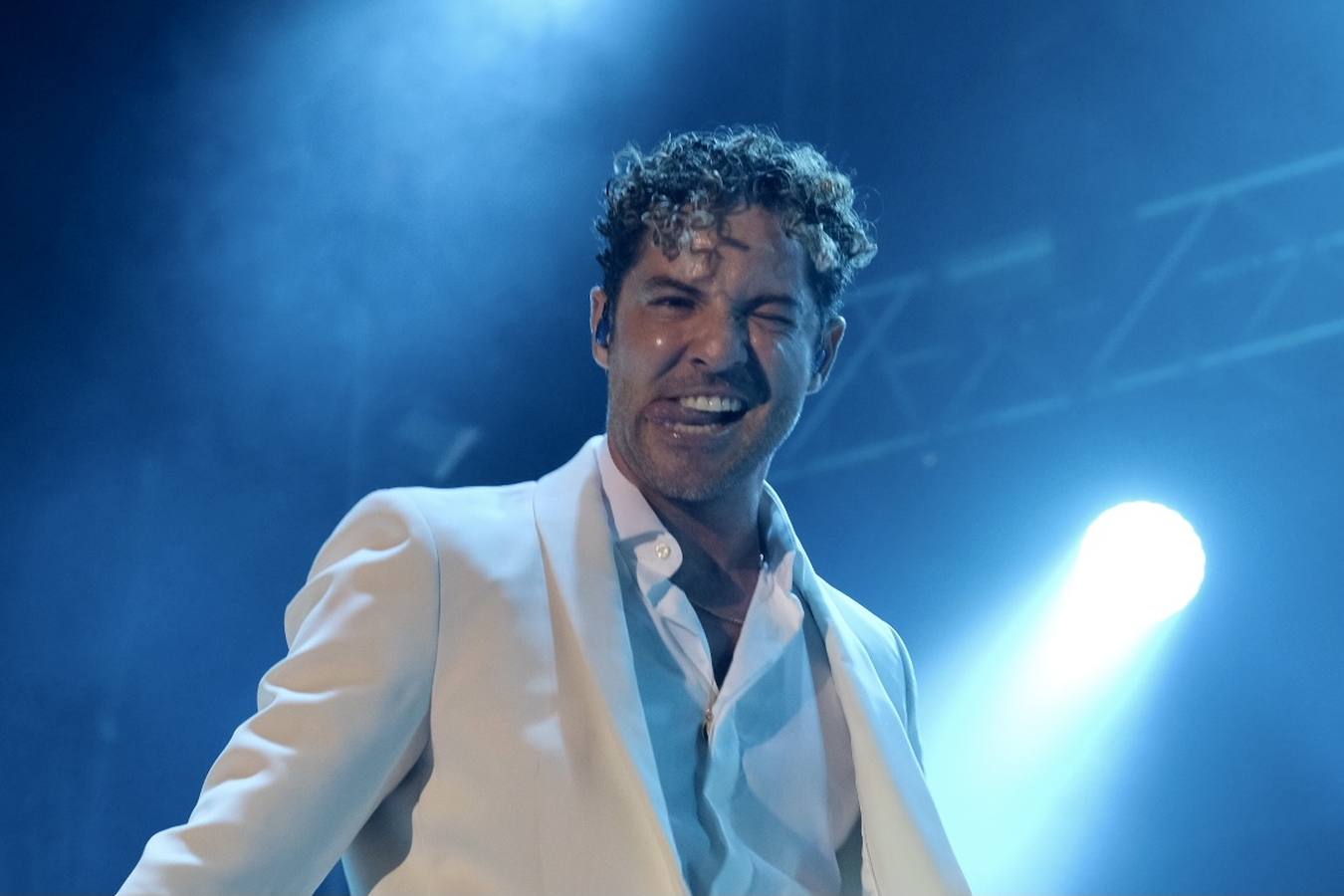 FOTOS: El huracán Bisbal pasa por el Concert Music Festival de Chiclana con un vendaval de ritmo