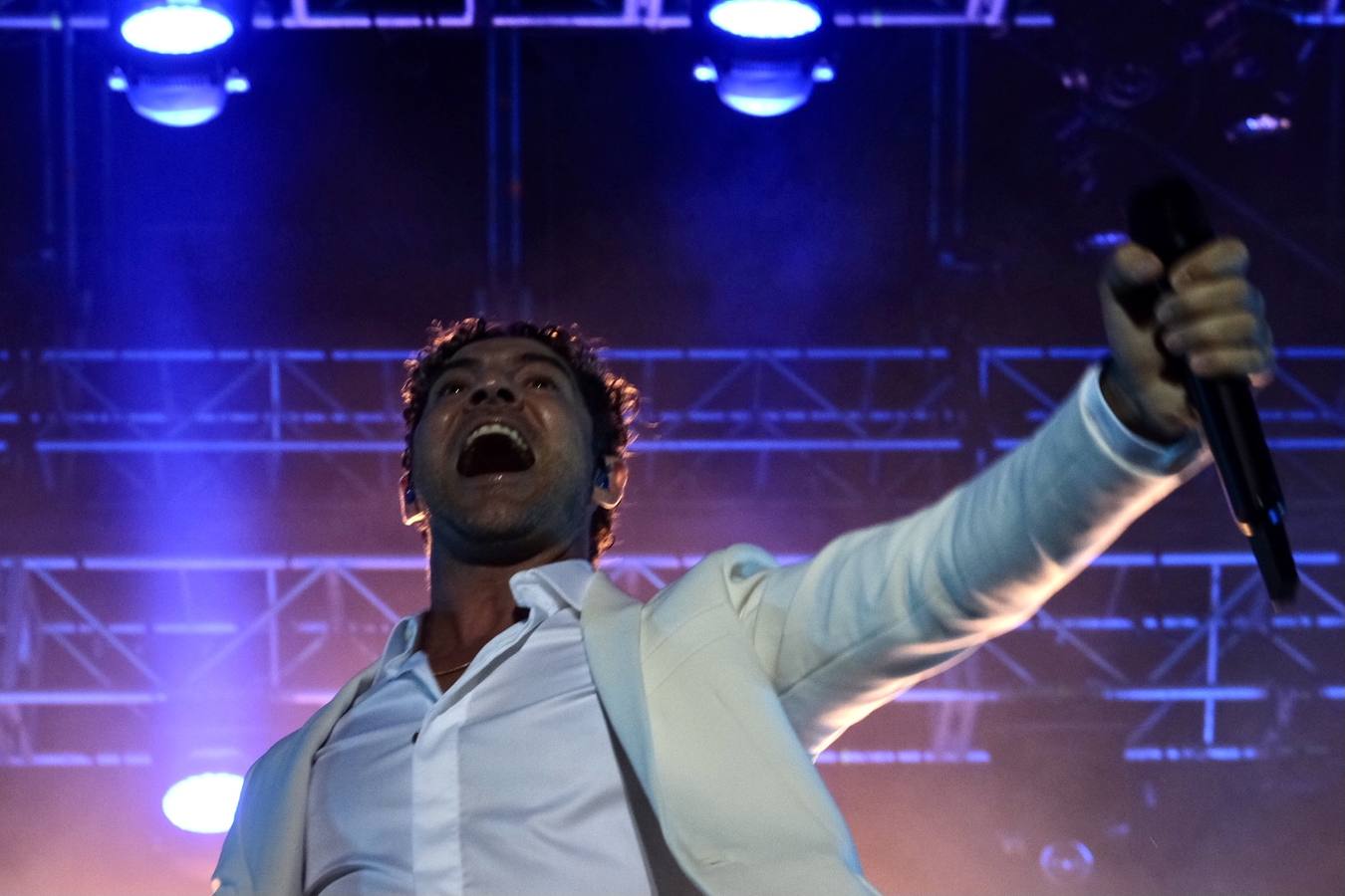 FOTOS: El huracán Bisbal pasa por el Concert Music Festival de Chiclana con un vendaval de ritmo