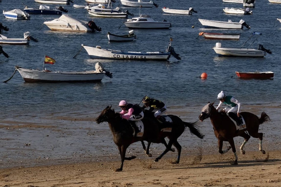 FOTOS: Segundo día de las Carreras de Caballos de Sanlúcar en el segundo ciclo