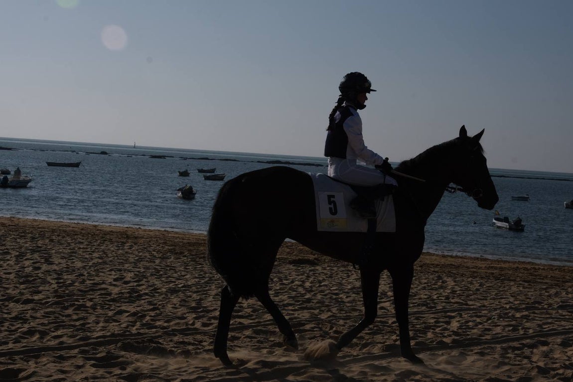 FOTOS: Segundo día de las Carreras de Caballos de Sanlúcar en el segundo ciclo