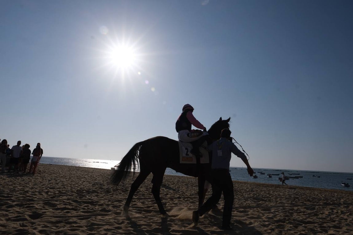 FOTOS: Segundo día de las Carreras de Caballos de Sanlúcar en el segundo ciclo