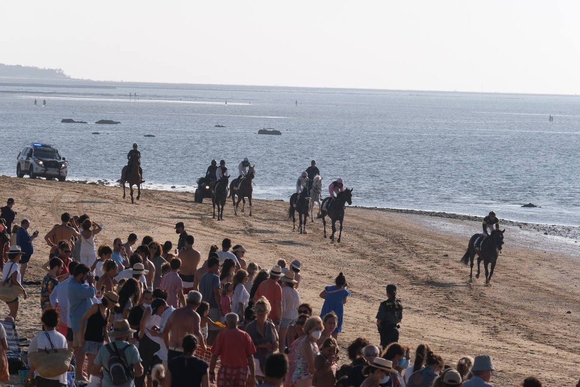 FOTOS: Segundo día de las Carreras de Caballos de Sanlúcar en el segundo ciclo