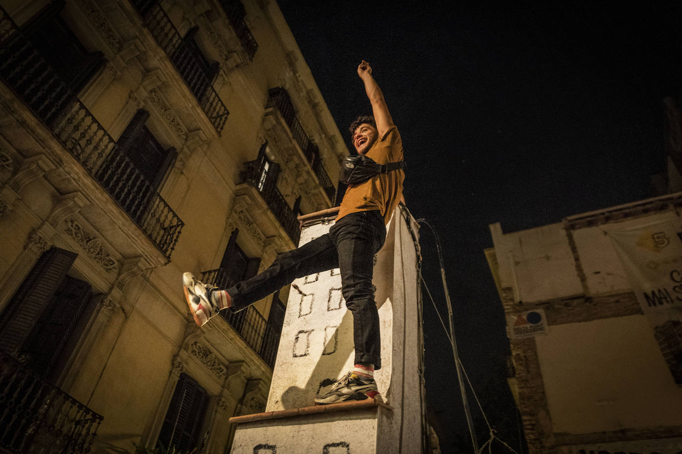 Primera noche sin toque de queda en Barcelona: botellones, aglomeraciones y 4.100 desalojados