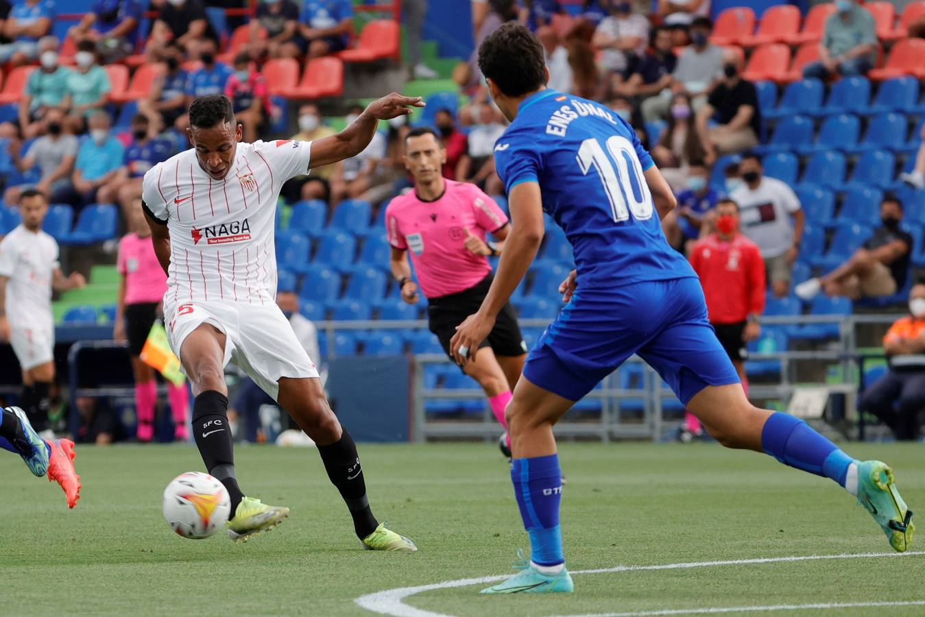 Partido ﻿entre el Getafe y El Sevilla disputado en el Coliseum Alfonso Pérez