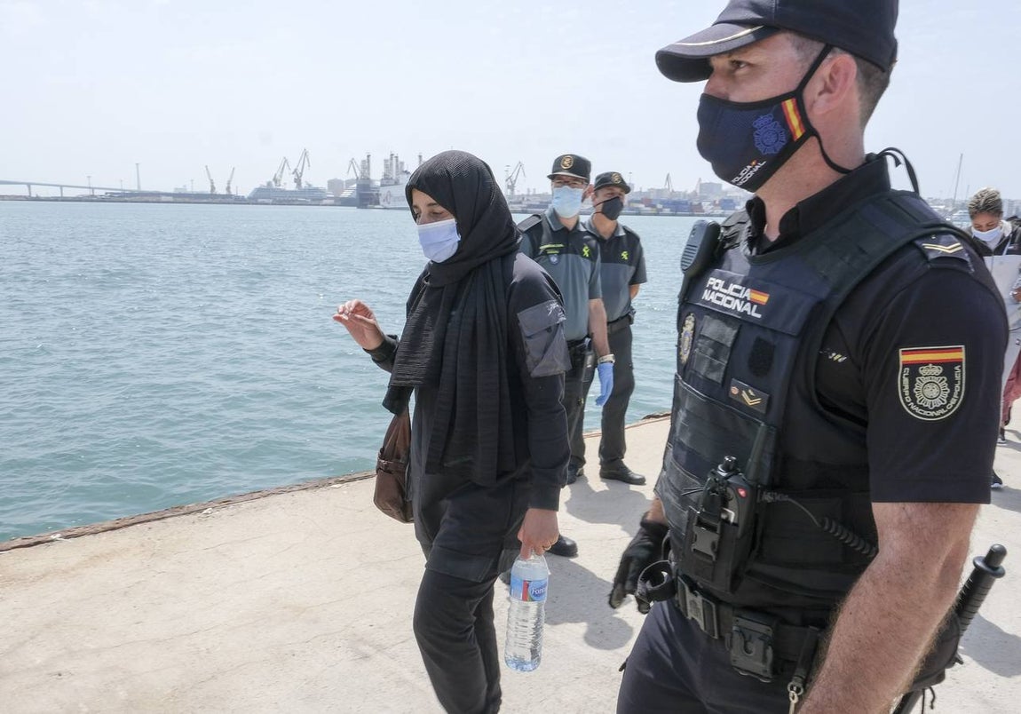 Fotos: Varias pateras llegan a Cádiz