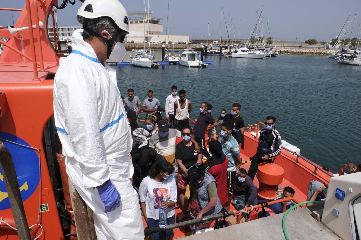 Fotos: Varias pateras llegan a Cádiz