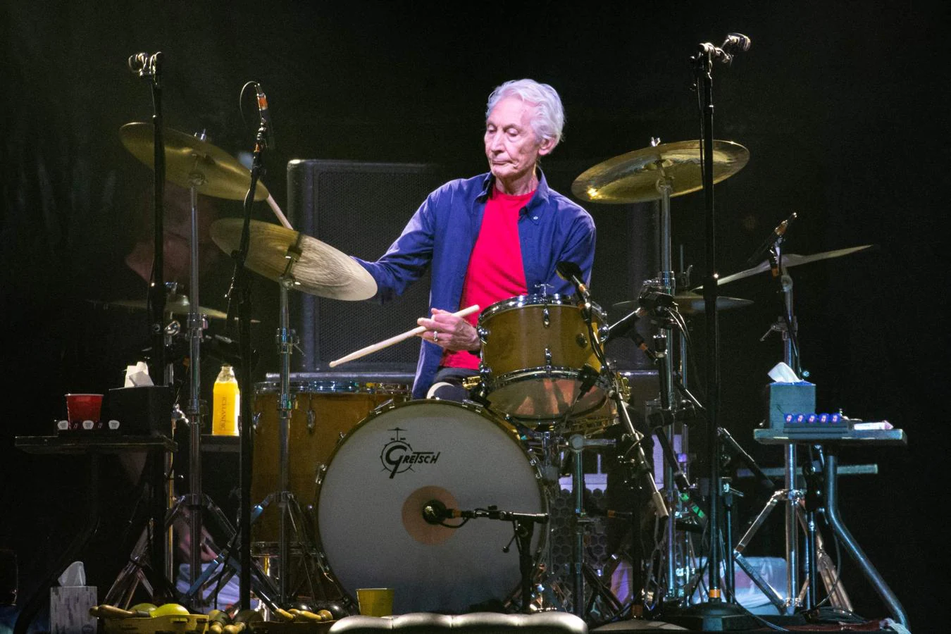 El batería de los Rolling Stones, Charlie Watts, se presenta en el escenario durante su gira 'No Filter' en el NRG Stadium, el 27 de julio de 2019, en Houston, Texas. 