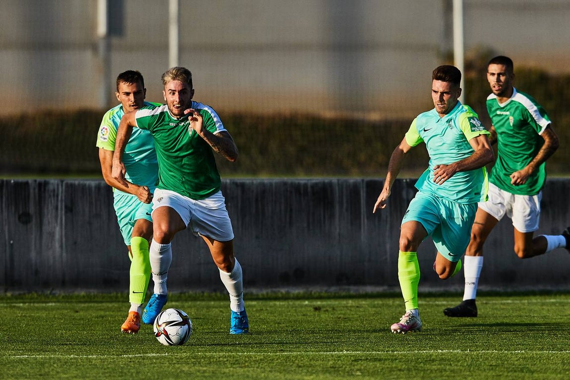 El partido entre el Recreativo Granada y el Córdoba CF, en imágenes