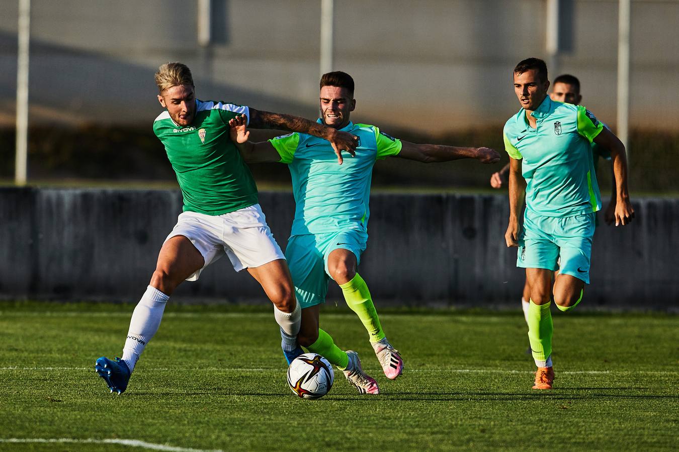 El partido entre el Recreativo Granada y el Córdoba CF, en imágenes