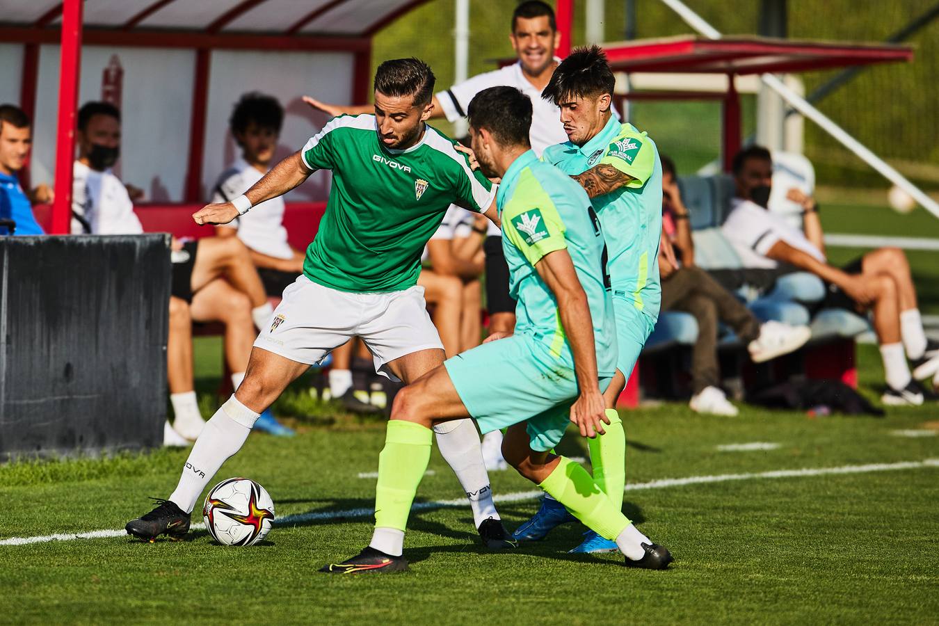 El partido entre el Recreativo Granada y el Córdoba CF, en imágenes