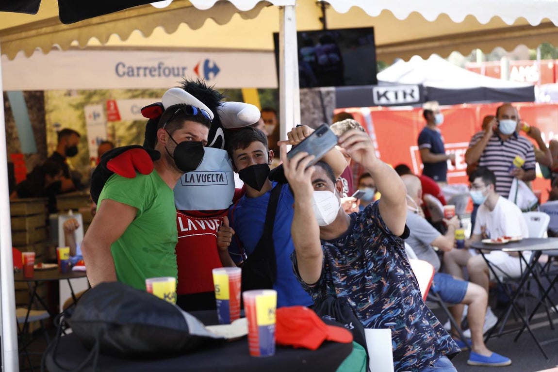 La Vuelta Ciclista a España a su paso por Córdoba, en imágenes