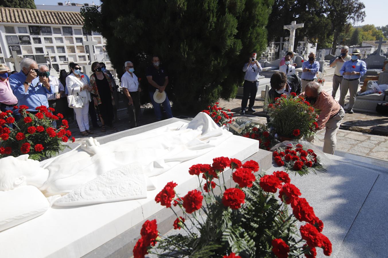 El homenaje a Manolete en el 74 aniversario de su muerte, en imágenes