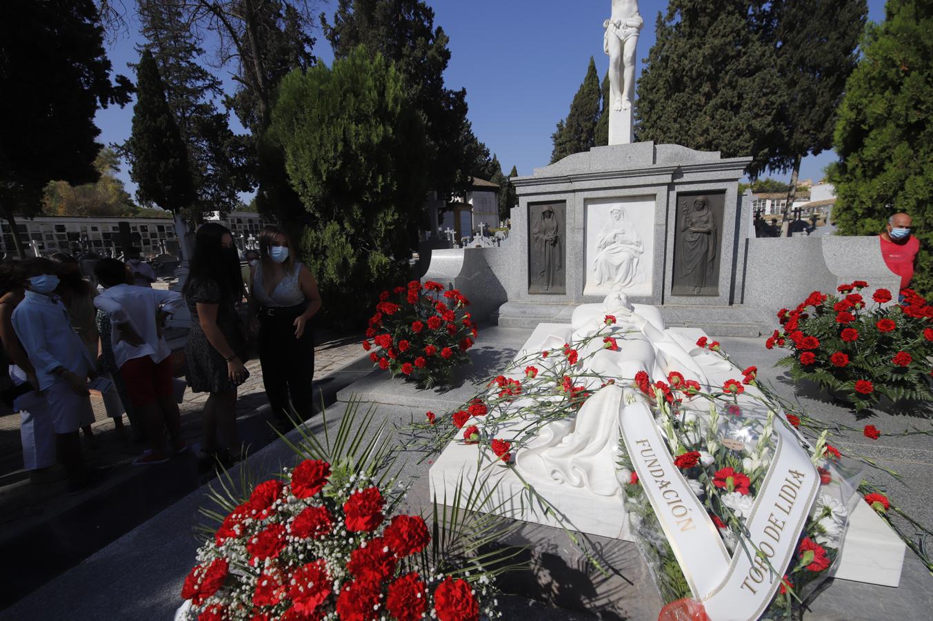 El homenaje a Manolete en el 74 aniversario de su muerte, en imágenes