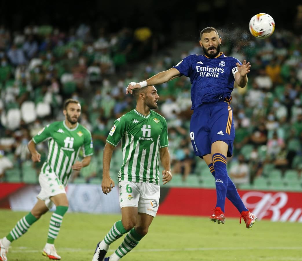 Partido entre el Real Betis y el Real Madrid disputado en el Benito Villamarín