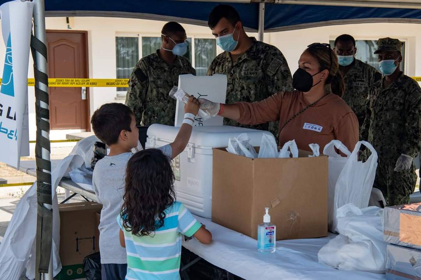 Fotos: Rota arropa a los refugiados afganos