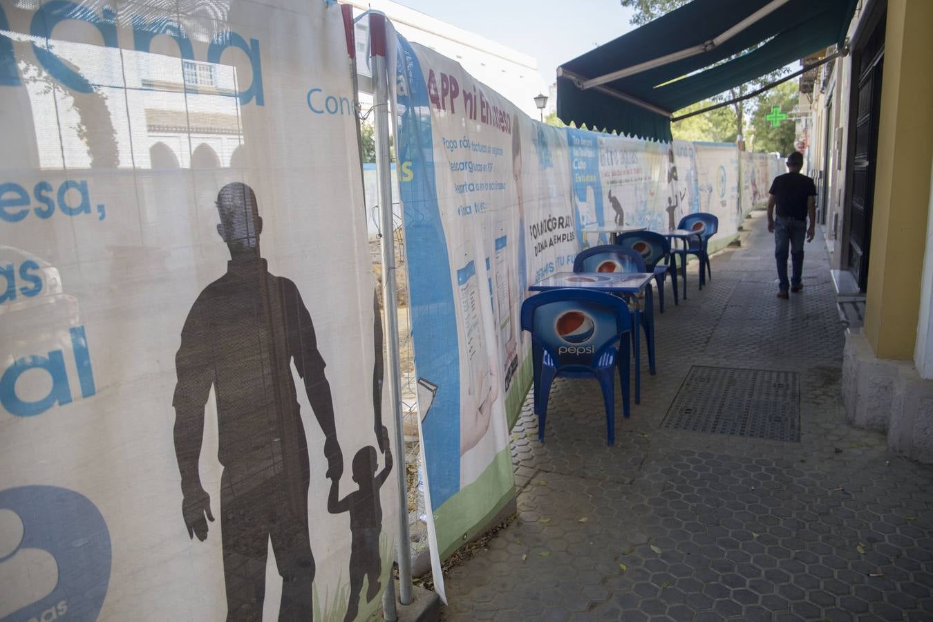 Obras en la avenida de la Cruz Roja y Torneo que se encontrarán los sevillanos a la vuelta de las vacaciones