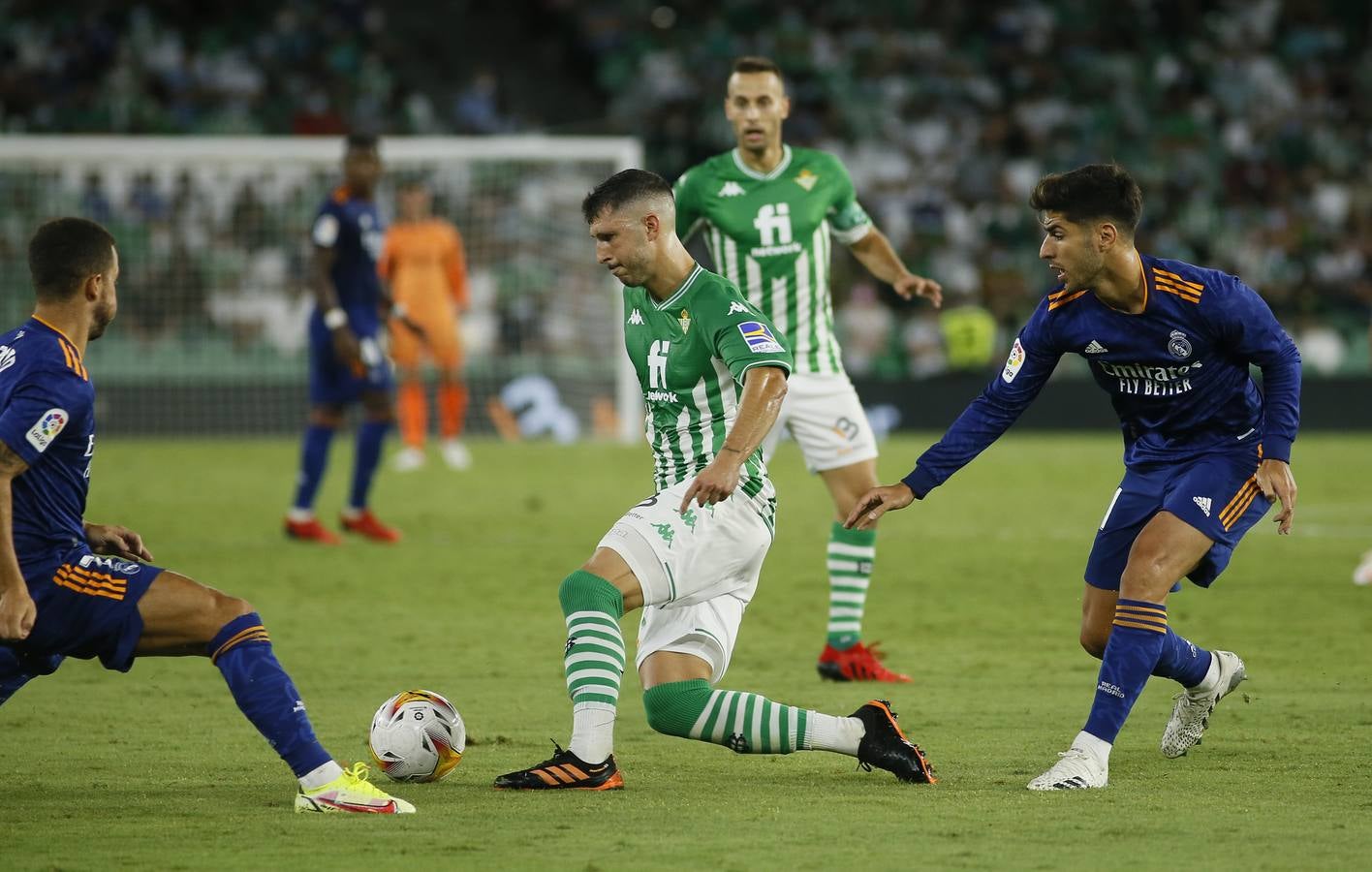 Partido entre el Real Betis y el Real Madrid disputado en el Benito Villamarín