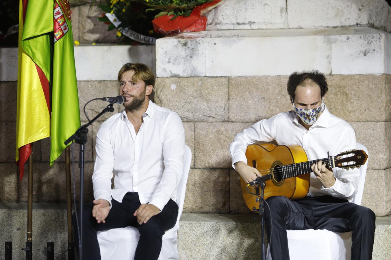 Homenaje a Manolete en el barrio torero de Santa Marina, en imágenes