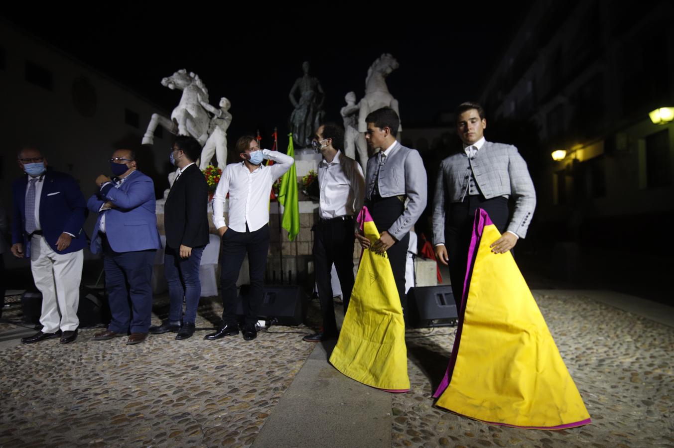 Homenaje a Manolete en el barrio torero de Santa Marina, en imágenes