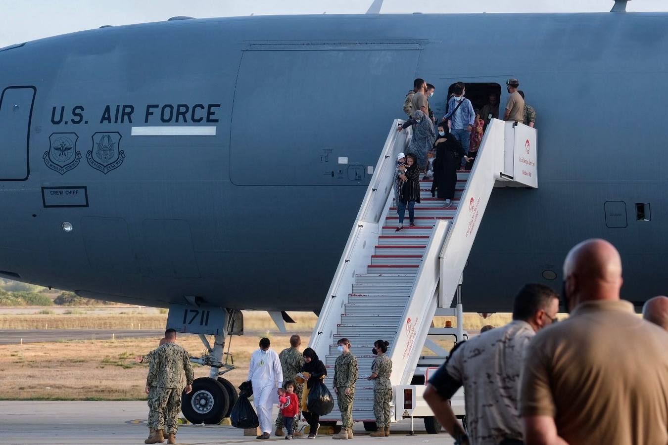 Fotos: Llega el sexto avión a Rota con refugiados procedentes de Afganistán