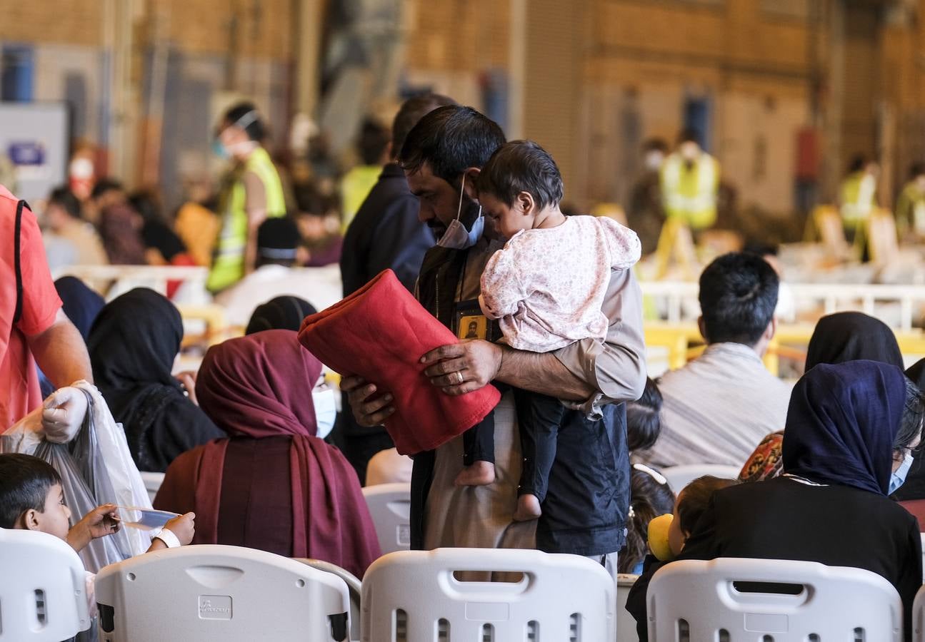 FOTOS: Así viven los refugiados afganos en la Base Naval de Rota