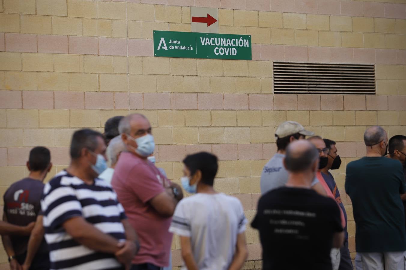 Vacunación exprés Covid en Córdoba para los rezagados, en imágenes