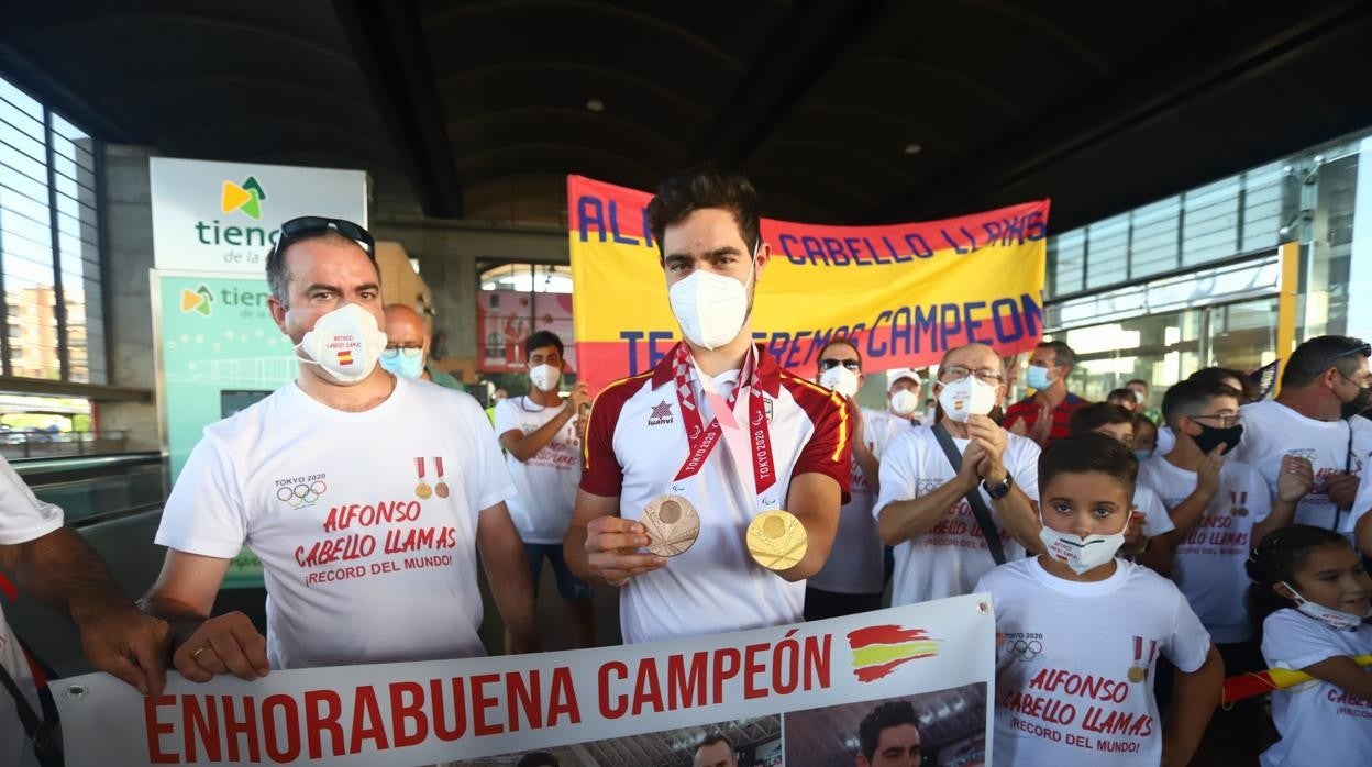 El recibimiento al ciclista Alfonso Cabello en Córdoba, en imágenes