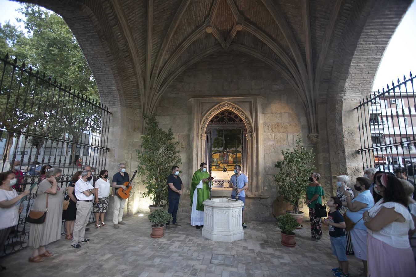 La bendición del agua del Pocito de la Fuensanta de Córdoba, en imágenes