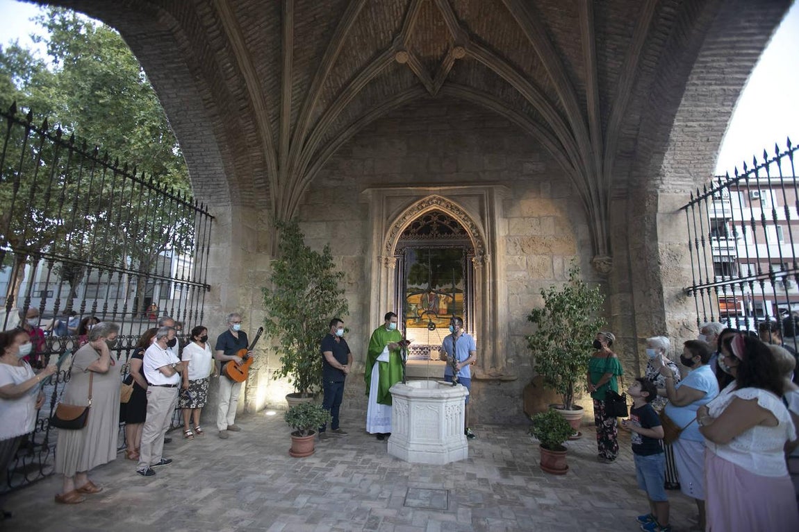 La bendición del agua del Pocito de la Fuensanta de Córdoba, en imágenes