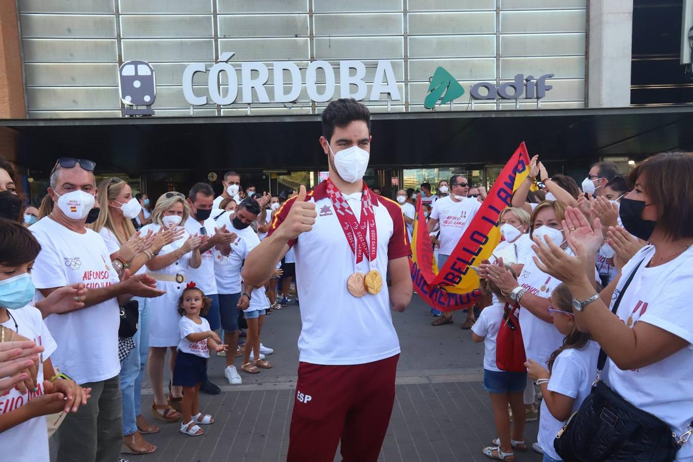 El recibimiento al ciclista Alfonso Cabello en Córdoba, en imágenes