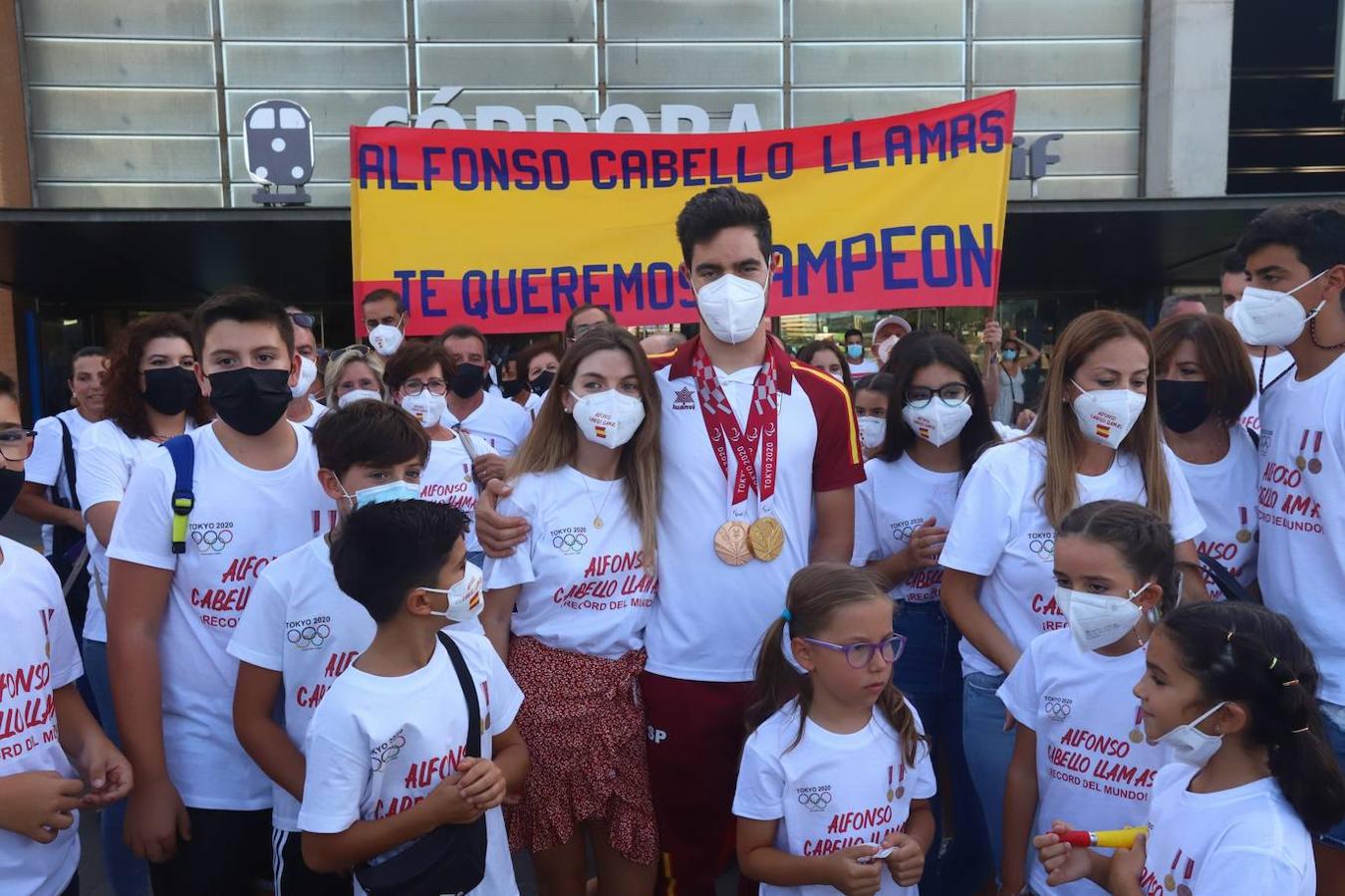 El recibimiento al ciclista Alfonso Cabello en Córdoba, en imágenes