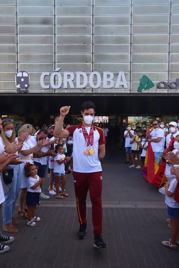 El recibimiento al ciclista Alfonso Cabello en Córdoba, en imágenes