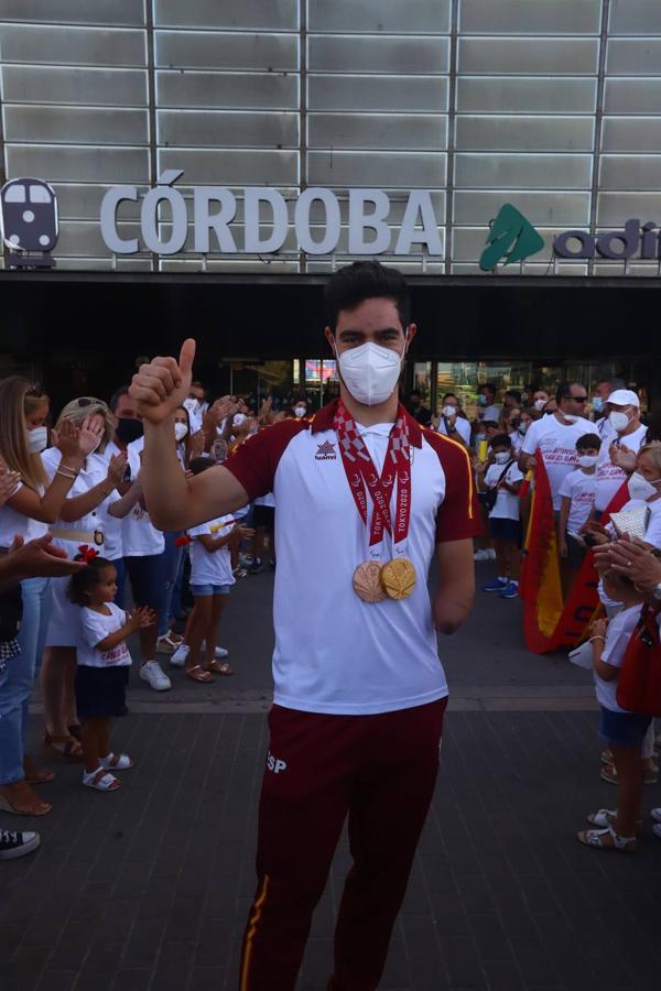 El recibimiento al ciclista Alfonso Cabello en Córdoba, en imágenes